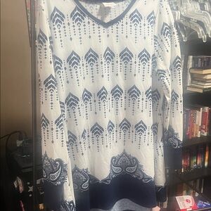 LuLaRoe Navy and White Geometric Top